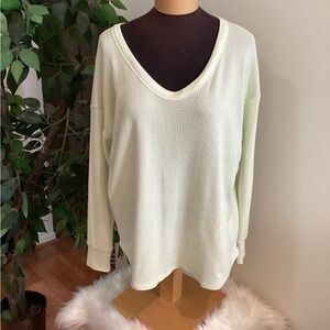 Lou & Grey Woman’s Medium long sleeve thermal tee rounded scoop neck